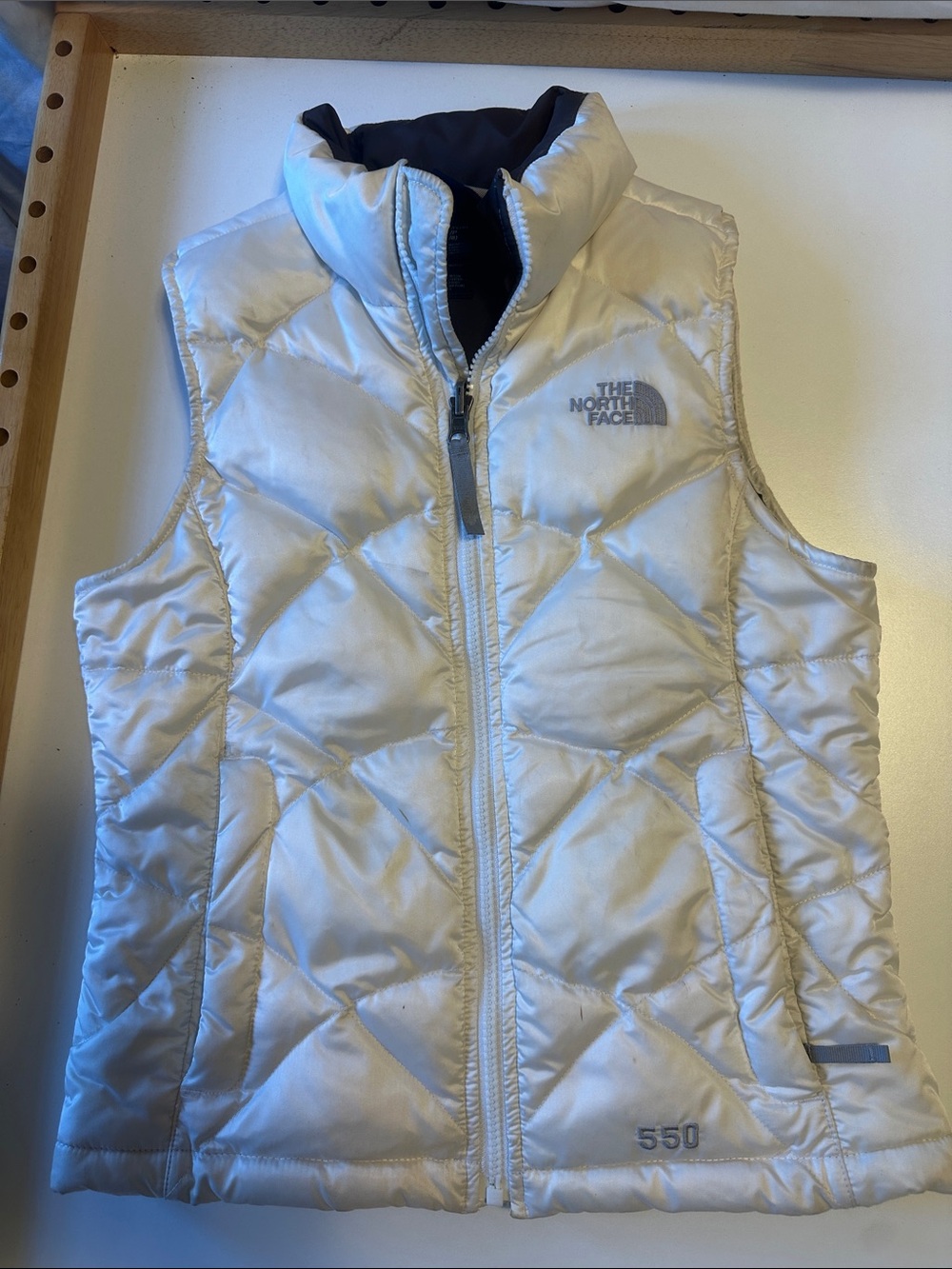 The North Face Kids White Quilted 550 Down Vest S (7/8)